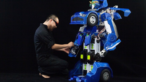 Nhật Bản chế tạo thành công "Transformer" cao 1,5 mét 1