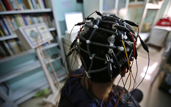 B&ecirc;n trong một trại "cai nghiện" Internet tại Trung Quốc 17