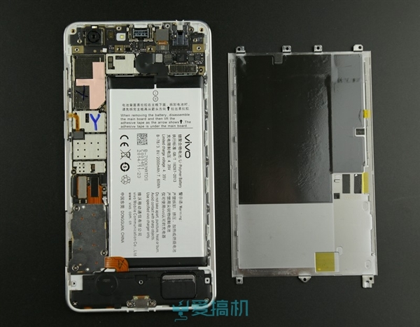 Ngắm nh&igrave;n "nội thất" chiếc smartphone mỏng nhất h&agrave;nh tinh 3