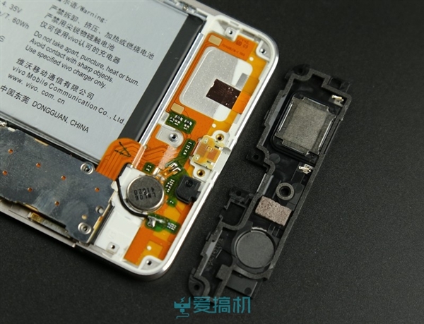 Ngắm nh&igrave;n "nội thất" chiếc smartphone mỏng nhất h&agrave;nh tinh 5