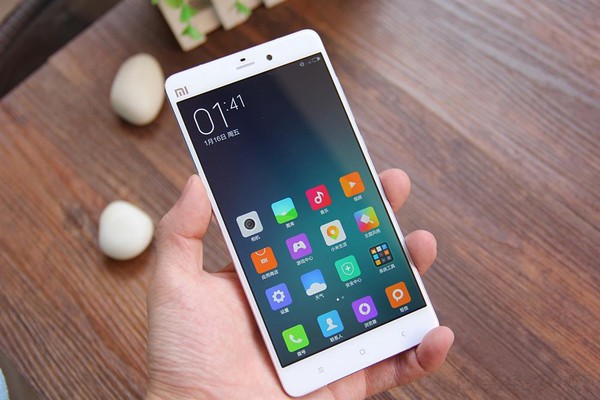 Ảnh thực tế Xiaomi Mi Note: Đối thủ mới của Samsung Galaxy Note 4 2