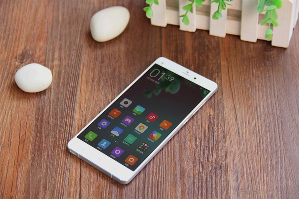 Ảnh thực tế Xiaomi Mi Note: Đối thủ mới của Samsung Galaxy Note 4 3