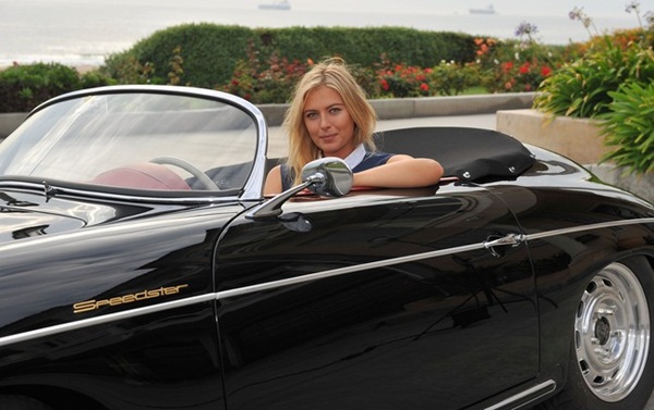 B&uacute;p b&ecirc; Maria Sharapova tạo d&aacute;ng b&ecirc;n xe sang Porsche 9