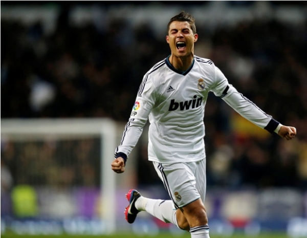 Ronaldo chuẩn bị nhận lương khủng 11 tỷ đồng/tuần 3