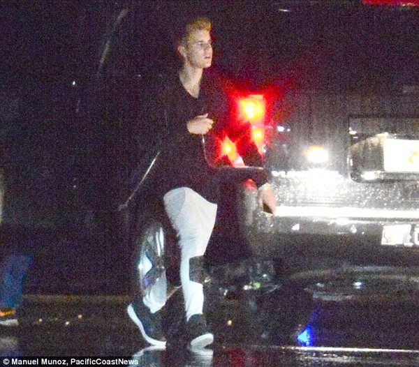 Justin Bieber và Selena Gomez bị bắt gặp hẹn hò bí mật 8