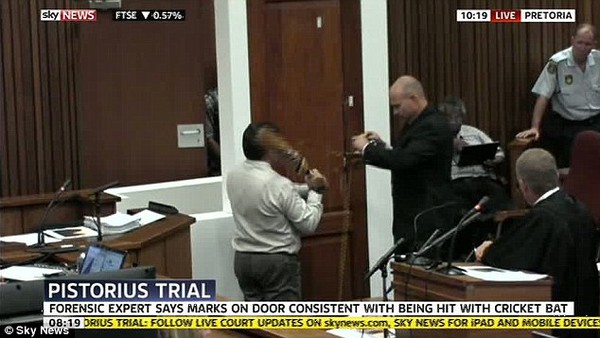 Tiếp tục phiên tòa xét xử Pistorius: “Người không chân” bị tình nghi "khai man" 6