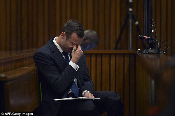 Tiếp tục phiên tòa xét xử Pistorius: “Người không chân” bị tình nghi "khai man" 11