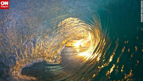 Khoảnh khắc ảo diệu của những con sóng xô bờ 7