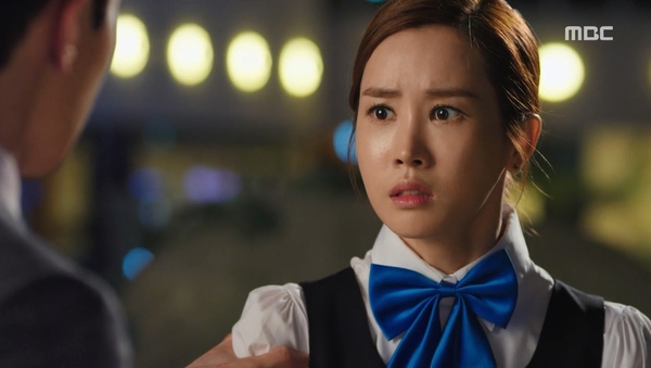 Mo Ne (Lee Dae Hae) bị nhấn nước su&yacute;t chết 8