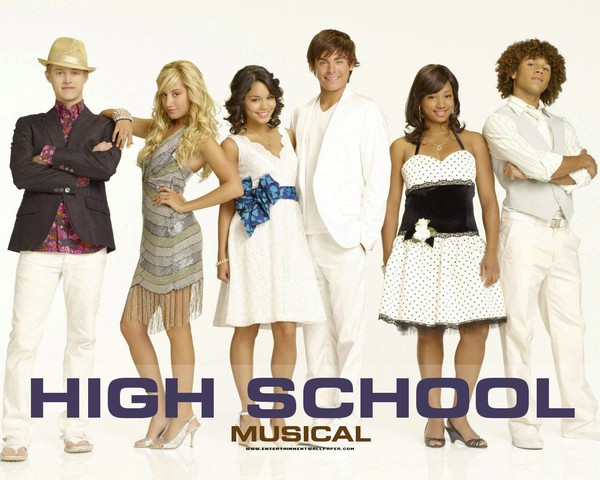 Zac Efron: "High School Musical 4 sẽ dán nhãn 16+" 5