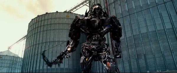 Robot chính - tà thi nhau biến hình trong "Transformers: Age of Extinction" 2