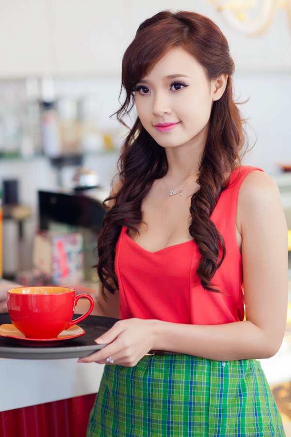 Sao Việt li&ecirc;n tục &ldquo;đ&aacute; xo&aacute;y&rdquo; nhau tr&ecirc;n Facebook 4
