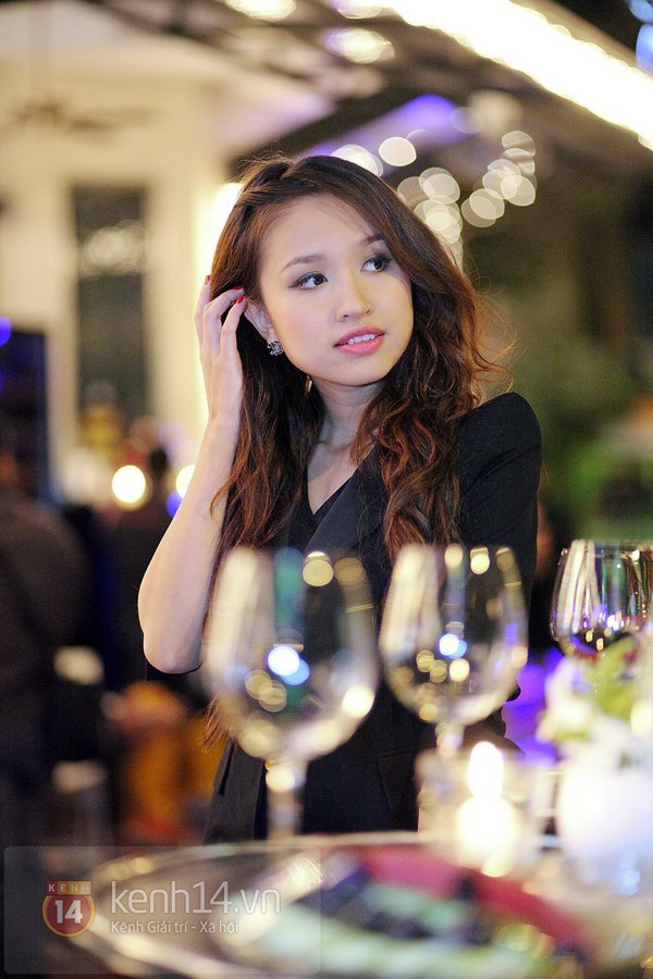 Hồng Quế đ&aacute;ng y&ecirc;u thu h&uacute;t mọi &aacute;nh nh&igrave;n 6