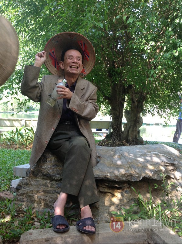 Vợ cố nghệ sĩ Văn Hiệp đã về tới Việt Nam để chịu tang chồng 4