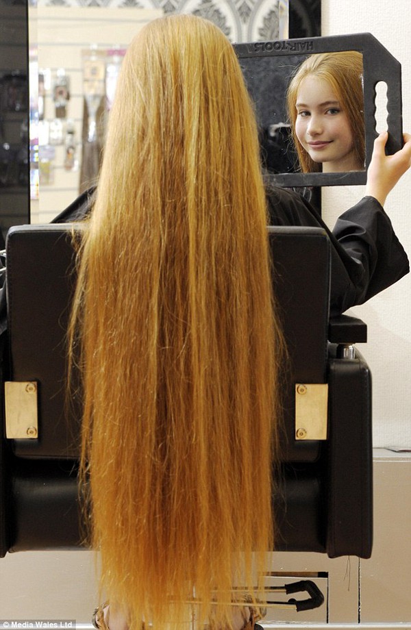 Công chúa tóc mây đời thực sở hữu mái tóc dài gần bằng chiều cao 4
