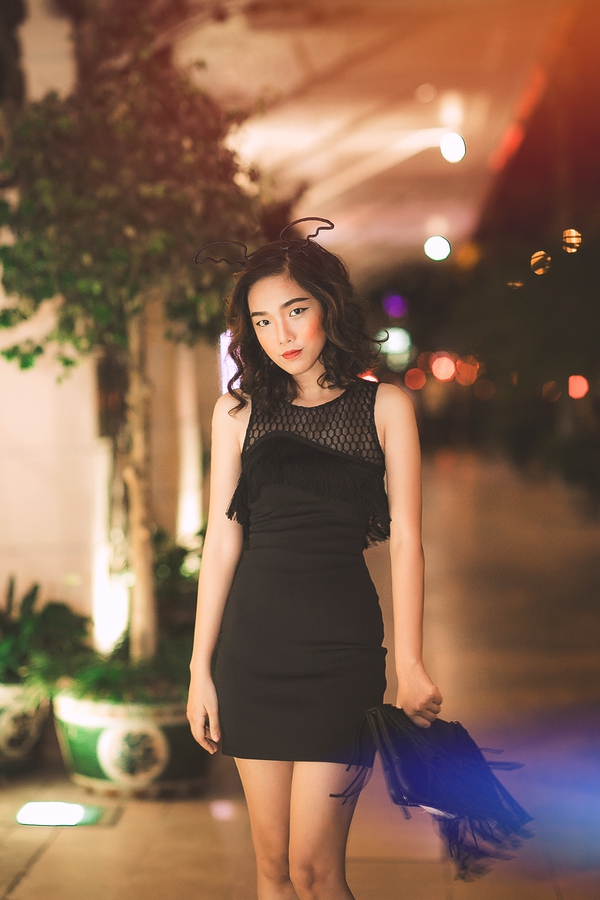 Những set đồ đen dễ kiếm gi&uacute;p bạn "biến h&igrave;nh" quyến rũ ng&agrave;y Halloween 1