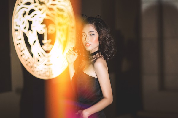 Những set đồ đen dễ kiếm gi&uacute;p bạn "biến h&igrave;nh" quyến rũ ng&agrave;y Halloween 9