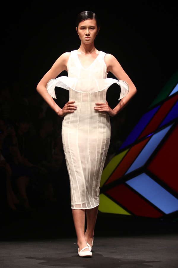 Xu hướng Xuân/Hè 2015 nổi trội qua 6 BST tại Elle Fashion Show 42