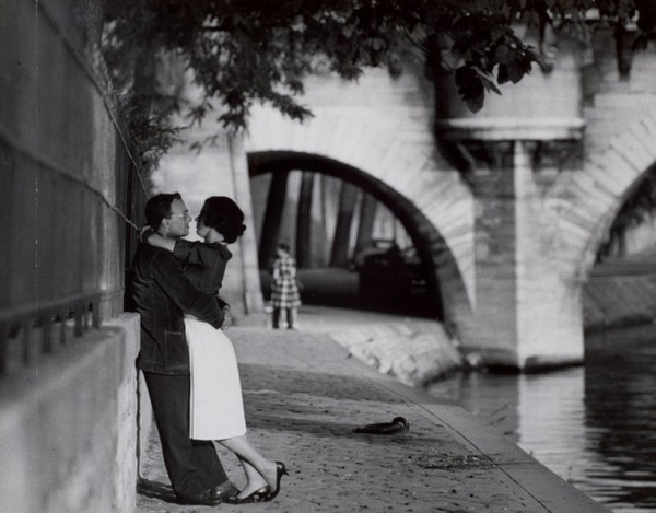 Yêu ở Paris với Paul Almasy 1