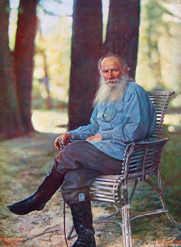 Tuổi thơ lạ lùng của Đại văn hào Leo Tolstoy  1
