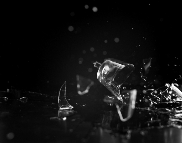 Lẩn thẩn chuyện l&agrave;m vỡ cốc 2