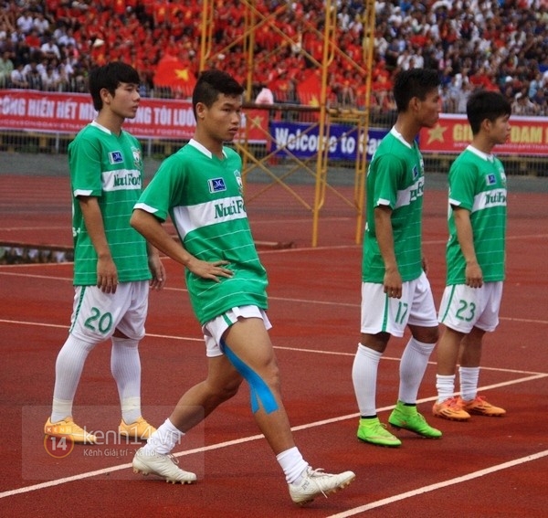 Thầy Gi&ocirc;m đi t&igrave;m "đối t&aacute;c" cho C&ocirc;ng Phượng v&agrave; Đ&ocirc;ng Triều 1