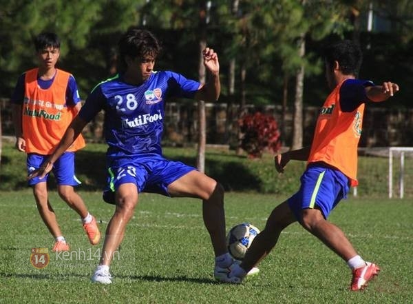 Thầy Gi&ocirc;m đi t&igrave;m "đối t&aacute;c" cho C&ocirc;ng Phượng v&agrave; Đ&ocirc;ng Triều 2