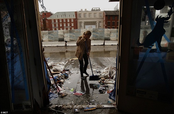 50 người chết trong “thảm họa bão” Sandy  16