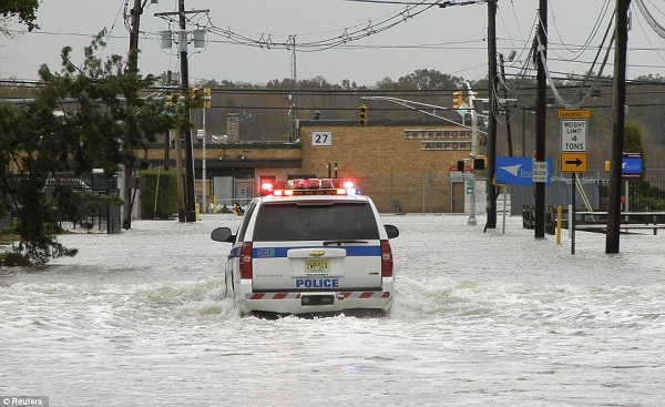 50 người chết trong “thảm họa bão” Sandy  19