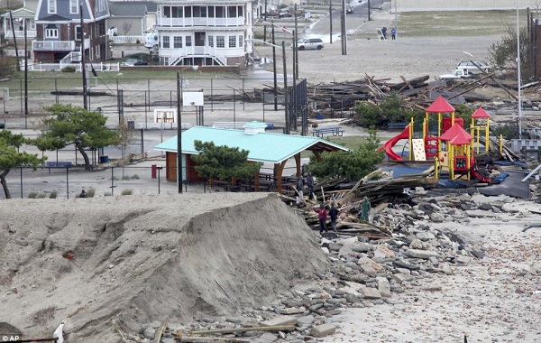 50 người chết trong “thảm họa bão” Sandy  28