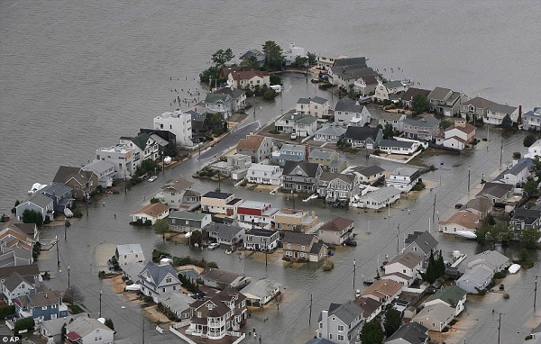 50 người chết trong “thảm họa bão” Sandy  34