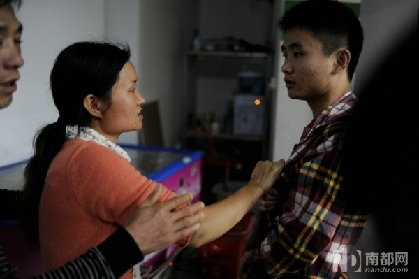 Bị nghi ăn cắp sữa, thai phụ bị đ&aacute;nh gẫy xương 4