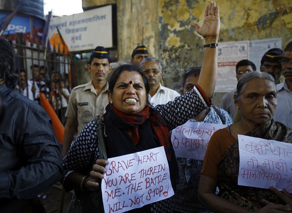 Người Ấn Độ đau xót tưởng niệm nạn nhân vụ cưỡng hiếp tập thể 15