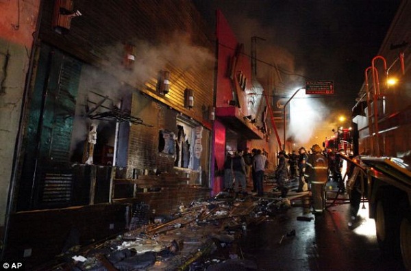 Hỏa hoạn trong hộp đêm, ít nhất 245 người chết 1