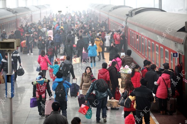 Người dân Trung Quốc lại ùn ùn di cư sau kỳ nghỉ Tết 43