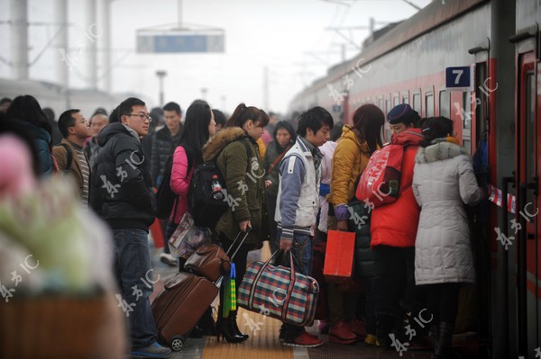 Người dân Trung Quốc lại ùn ùn di cư sau kỳ nghỉ Tết 50