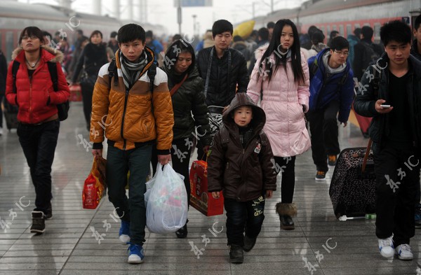 Người dân Trung Quốc lại ùn ùn di cư sau kỳ nghỉ Tết 51