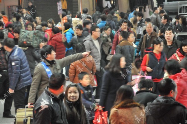 Người dân Trung Quốc lại ùn ùn di cư sau kỳ nghỉ Tết 27