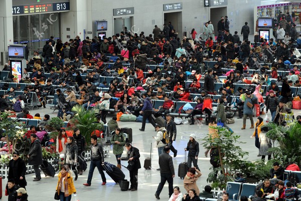 Người dân Trung Quốc lại ùn ùn di cư sau kỳ nghỉ Tết 31