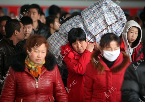 Người dân Trung Quốc lại ùn ùn di cư sau kỳ nghỉ Tết 40