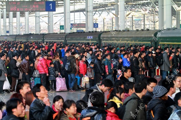 Người dân Trung Quốc lại ùn ùn di cư sau kỳ nghỉ Tết 4