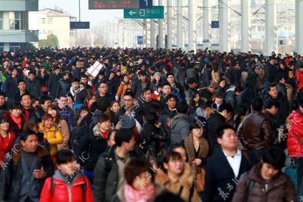 Người dân Trung Quốc lại ùn ùn di cư sau kỳ nghỉ Tết 7