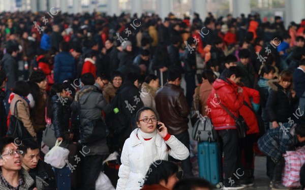 Người dân Trung Quốc lại ùn ùn di cư sau kỳ nghỉ Tết 8