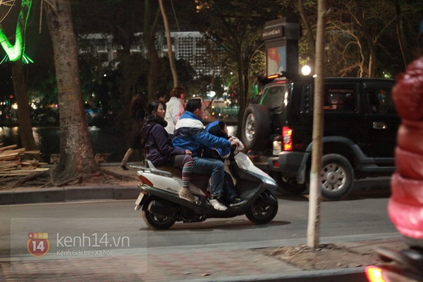 Vi phạm giao th&ocirc;ng tr&agrave;n lan trong đ&ecirc;m giao thừa 9