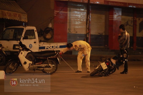 Vi phạm giao thông tràn lan trong đêm giao thừa 7