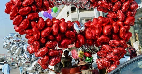 Biểu t&igrave;nh phản đối ng&agrave;y Valentine 2