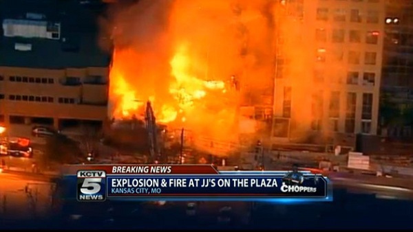 Cháy lớn ở trung tâm thương mại, ít nhất 14 người bị thương 2