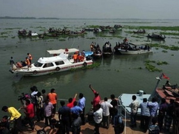 Chìm phà ở Bangladesh, 50 người mất tích 1