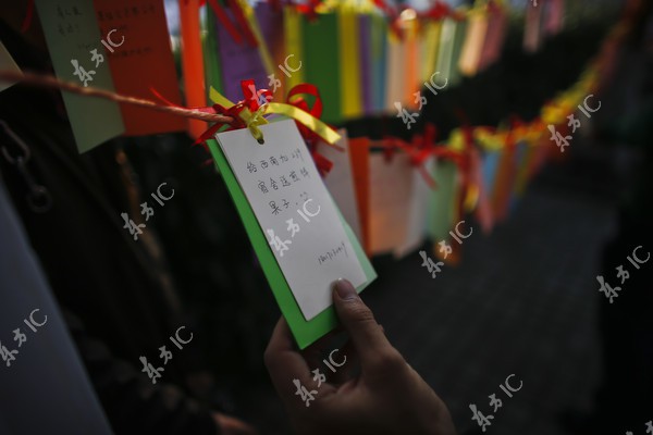 Lễ hội cầu nguyện độc đ&aacute;o của c&aacute;c nữ sinh nh&acirc;n ng&agrave;y 8/3  15