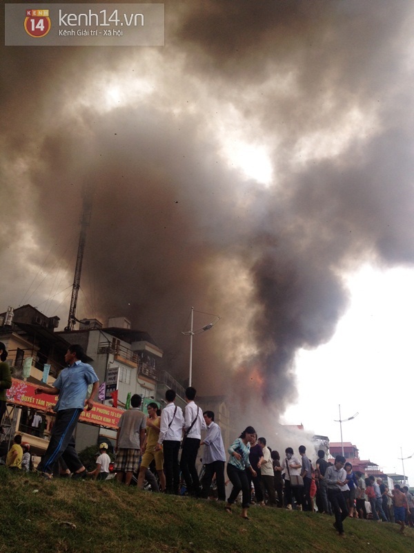 Hà Nội: Cháy lớn làm đổ sập nhà 5 tầng ở đường Âu Cơ  6